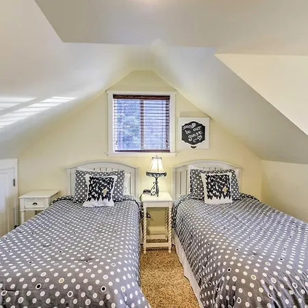 Peacock Hill Retreat On 1 Acre, 1 Mi To Harbor Vila